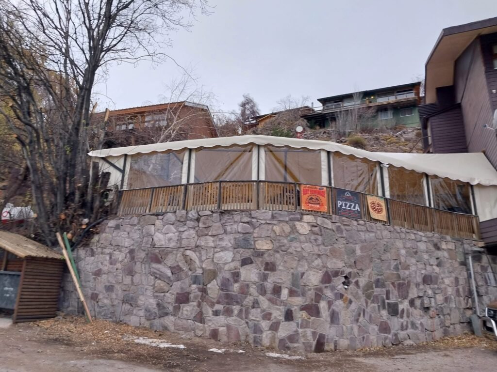 Cierre de terraza comercial